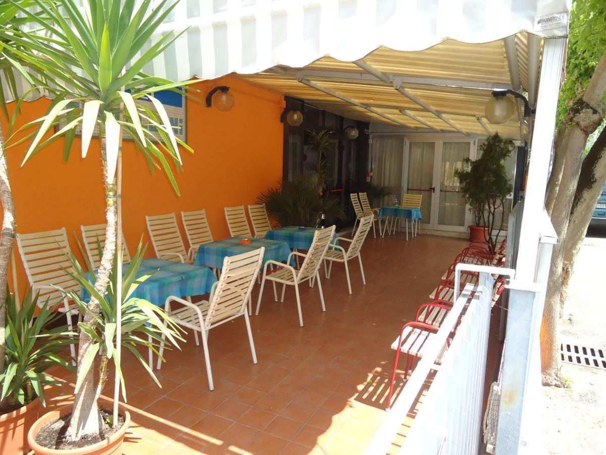 Hotel Castellani Rimini Extérieur photo